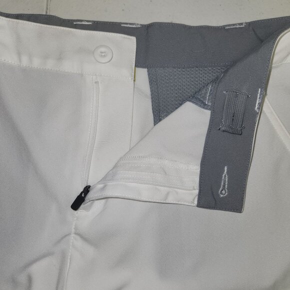 Under Armour Youth XL White Golf Shorts Loose Fit Polyester 2534 - Picture 3 of 7